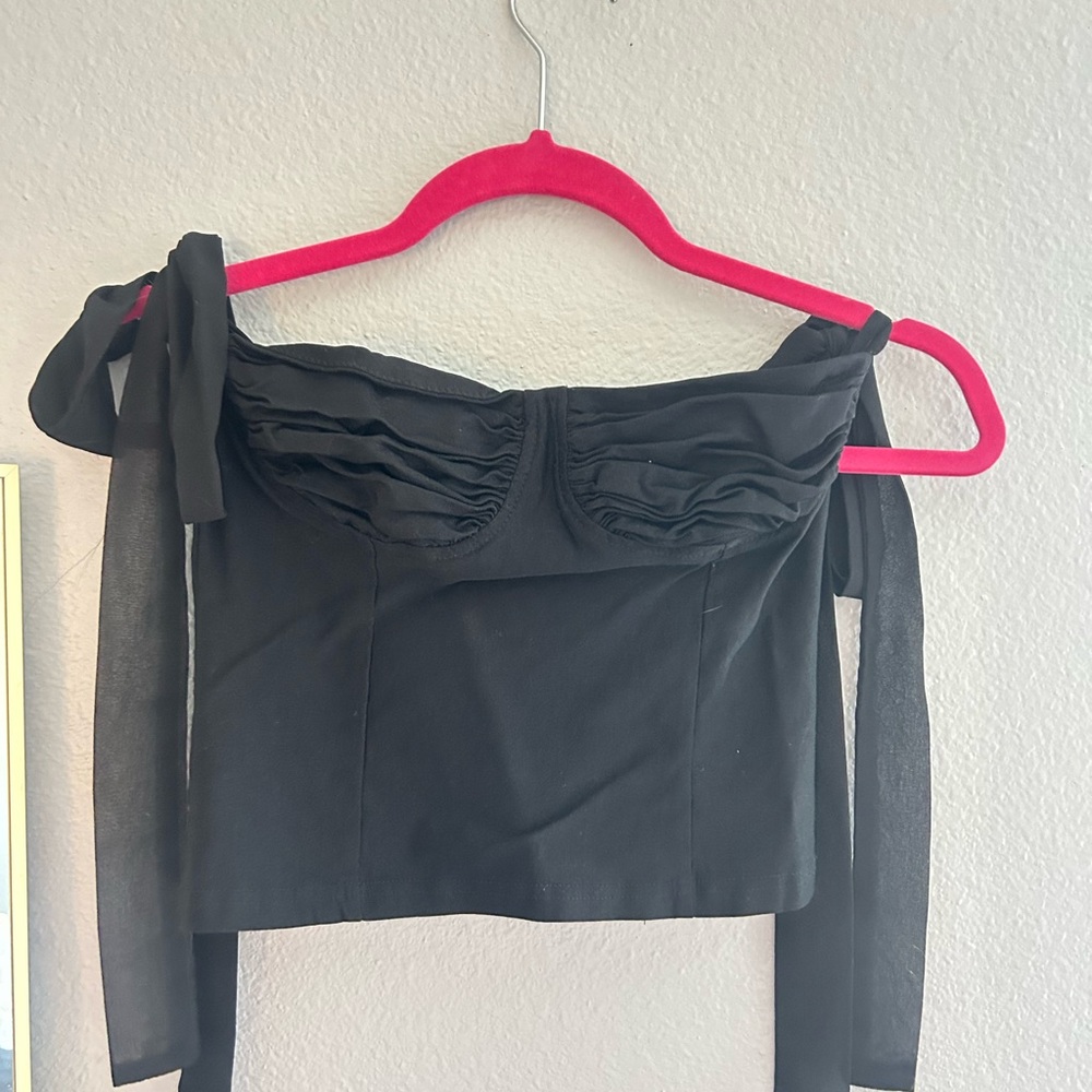 Beginning Boutique Black Off-Shoulder Blouse